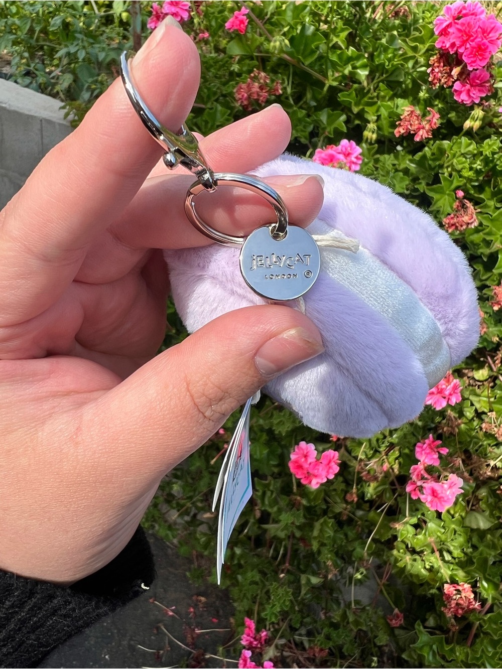 LAVENDER MACAROON PLUSH KEYCHAIN - Picture 4 of 6